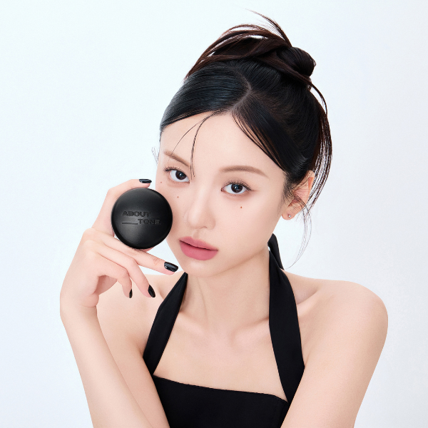 About Tone Blur Powder Pact 02 Light 01