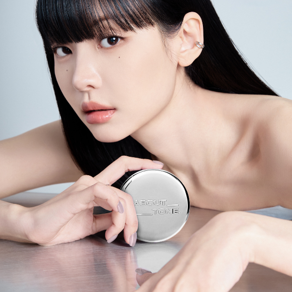 About Tone Blur Powder Pact Silver 02 Light 01